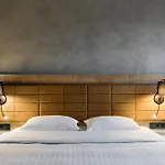 Moxy Praga 3*