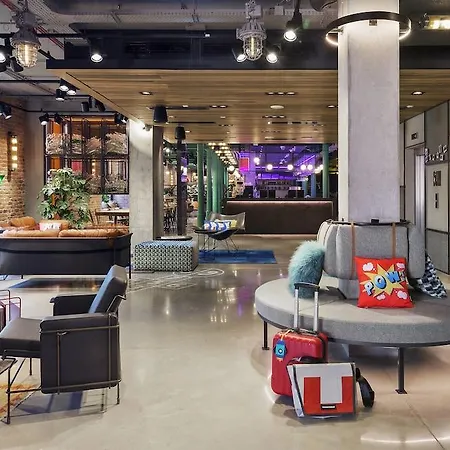 Moxy Praga 3* 华沙