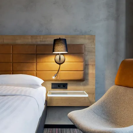 Moxy Praga 3* 华沙