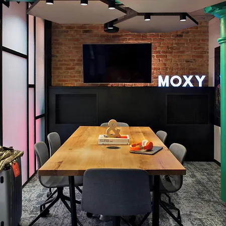 Moxy Praga Otel Varşova