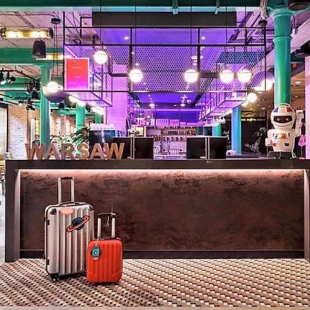 Moxy Praga 3*