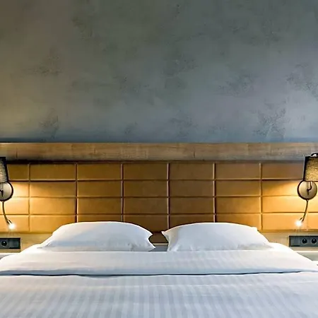Moxy Praga 3* Warszawa