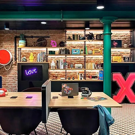 Moxy Praga Hotel 3*